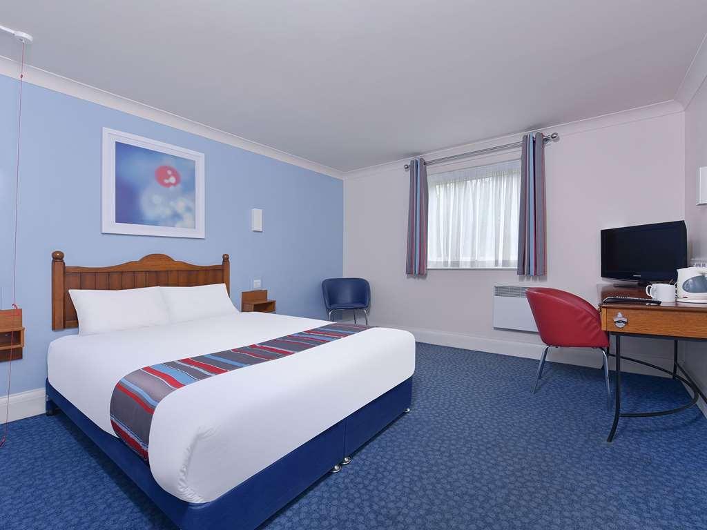 Travelodge Plymouth Roborough Room photo