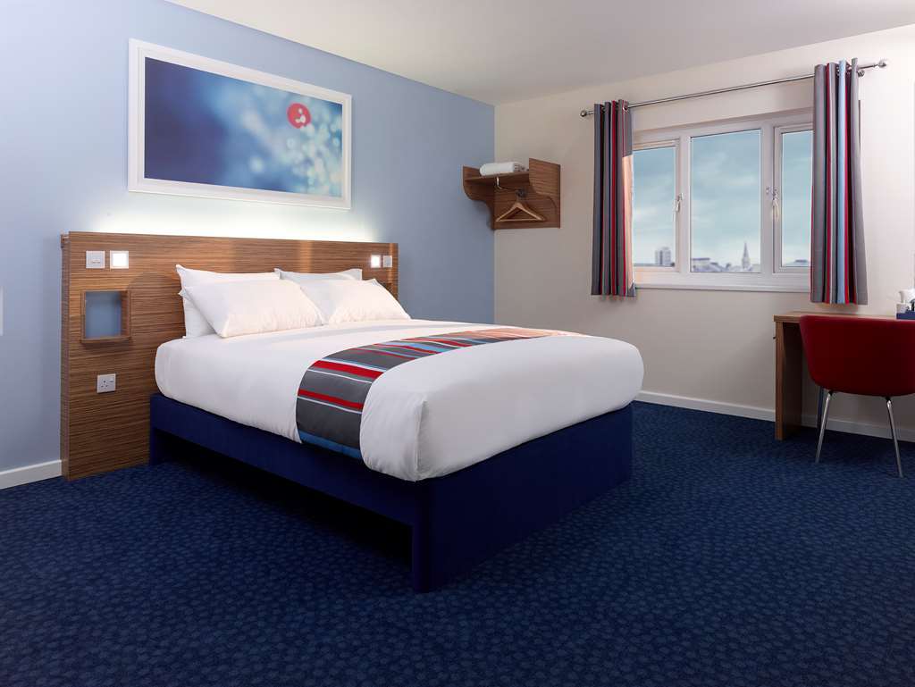 Travelodge Plymouth Roborough Room photo