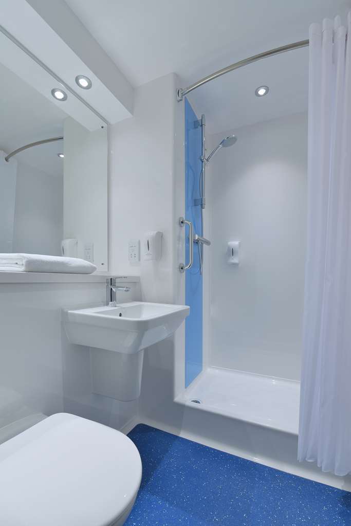 Travelodge Plymouth Roborough Room photo